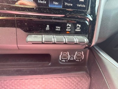 2023 RAM 1500 Big Horn Crew Cab 4x4 5'7' Box