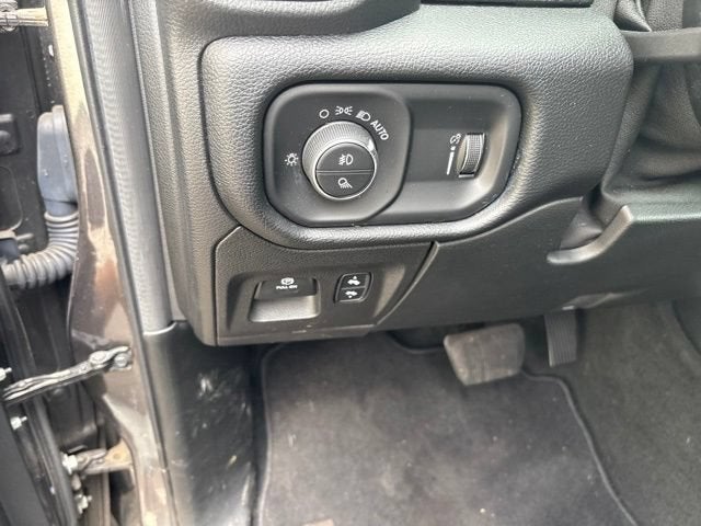 2020 RAM 1500 Big Horn Quad Cab 4x4 6'4' Box