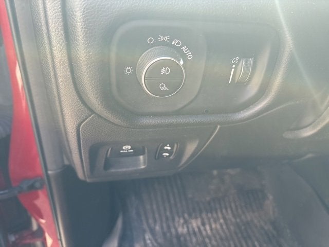 2022 RAM 1500 Big Horn Crew Cab 4x4 5'7' Box