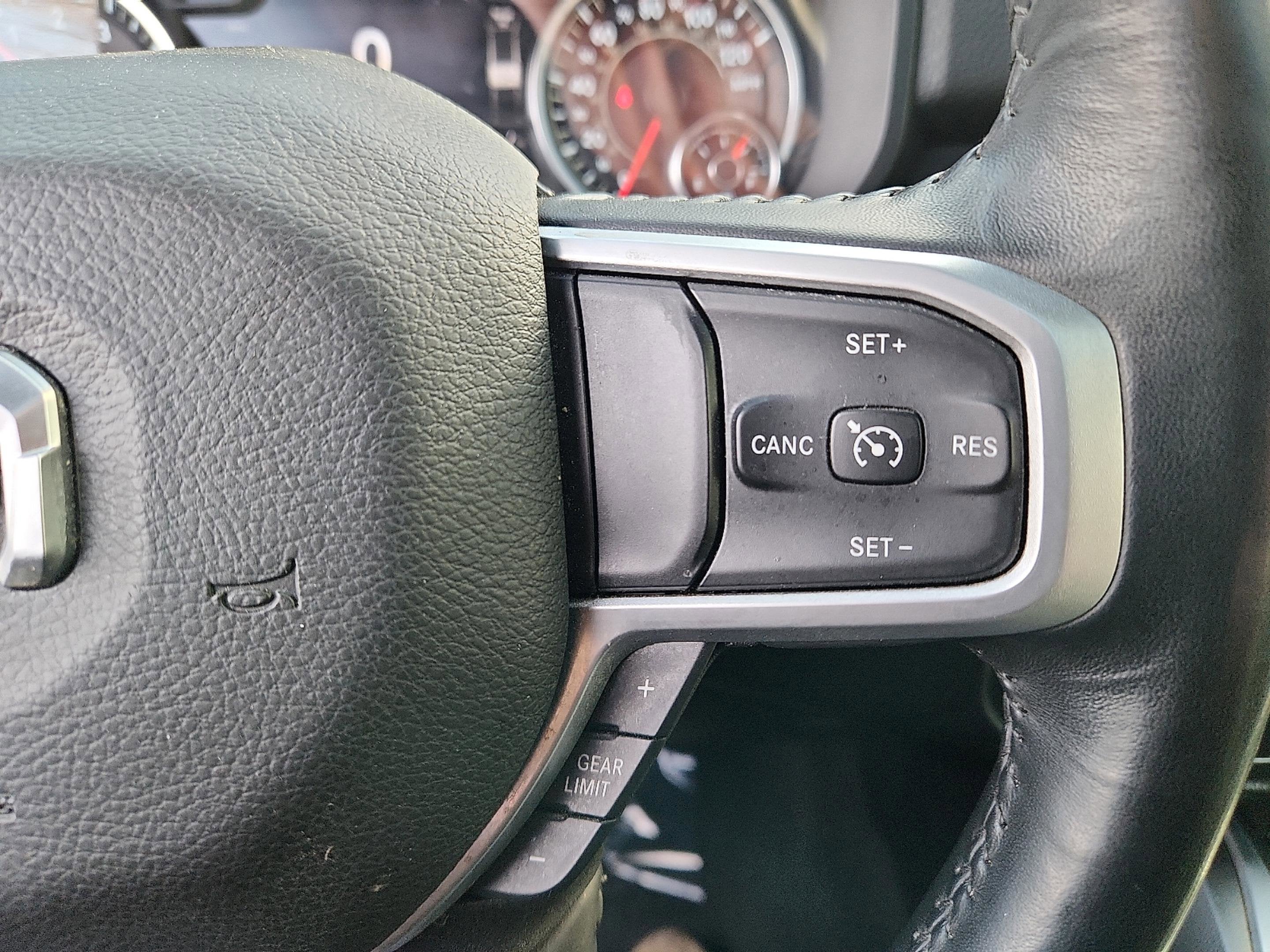 2022 RAM 1500 Big Horn Crew Cab 4x4 5'7' Box