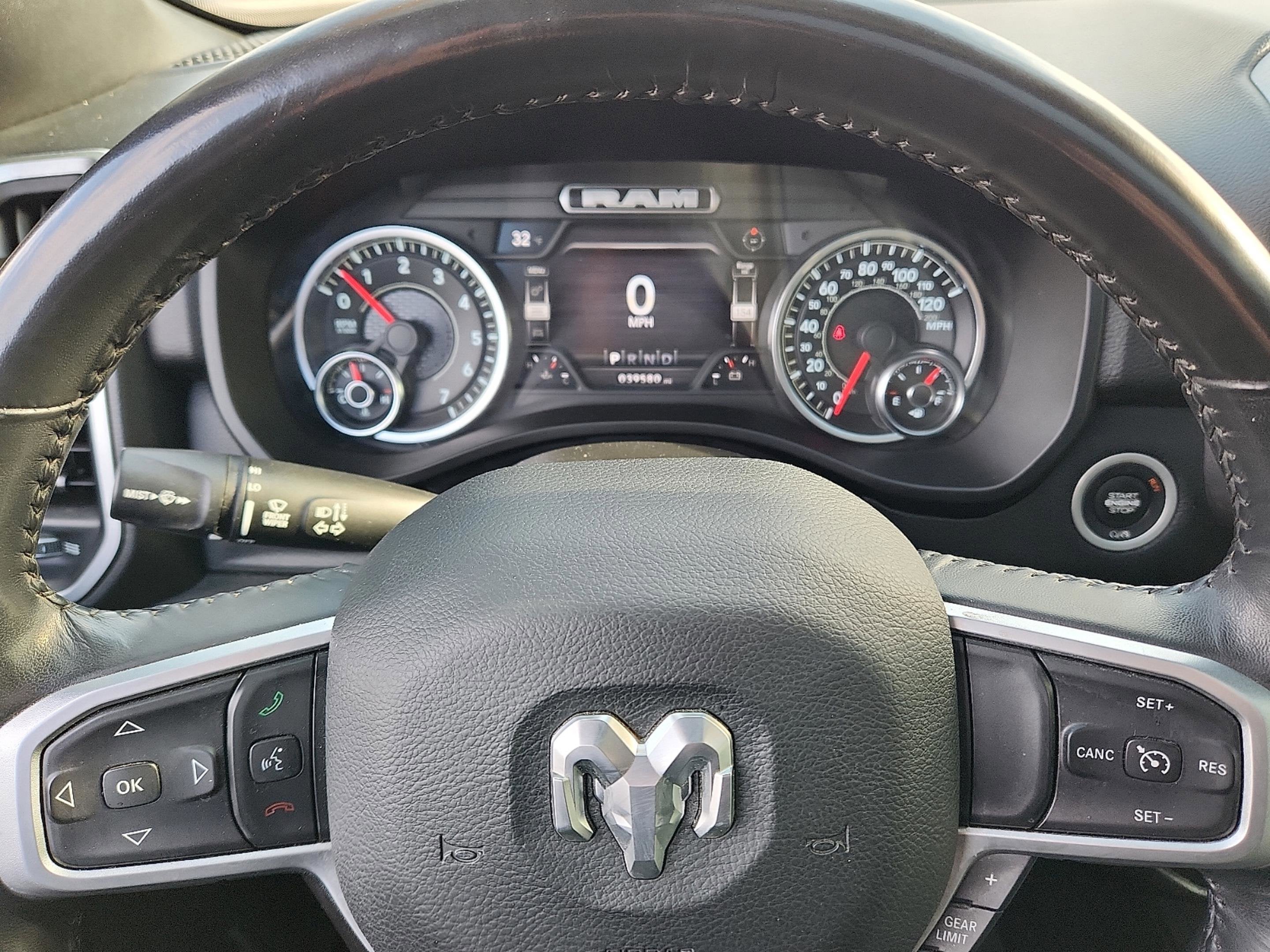 2022 RAM 1500 Big Horn Crew Cab 4x4 5'7' Box