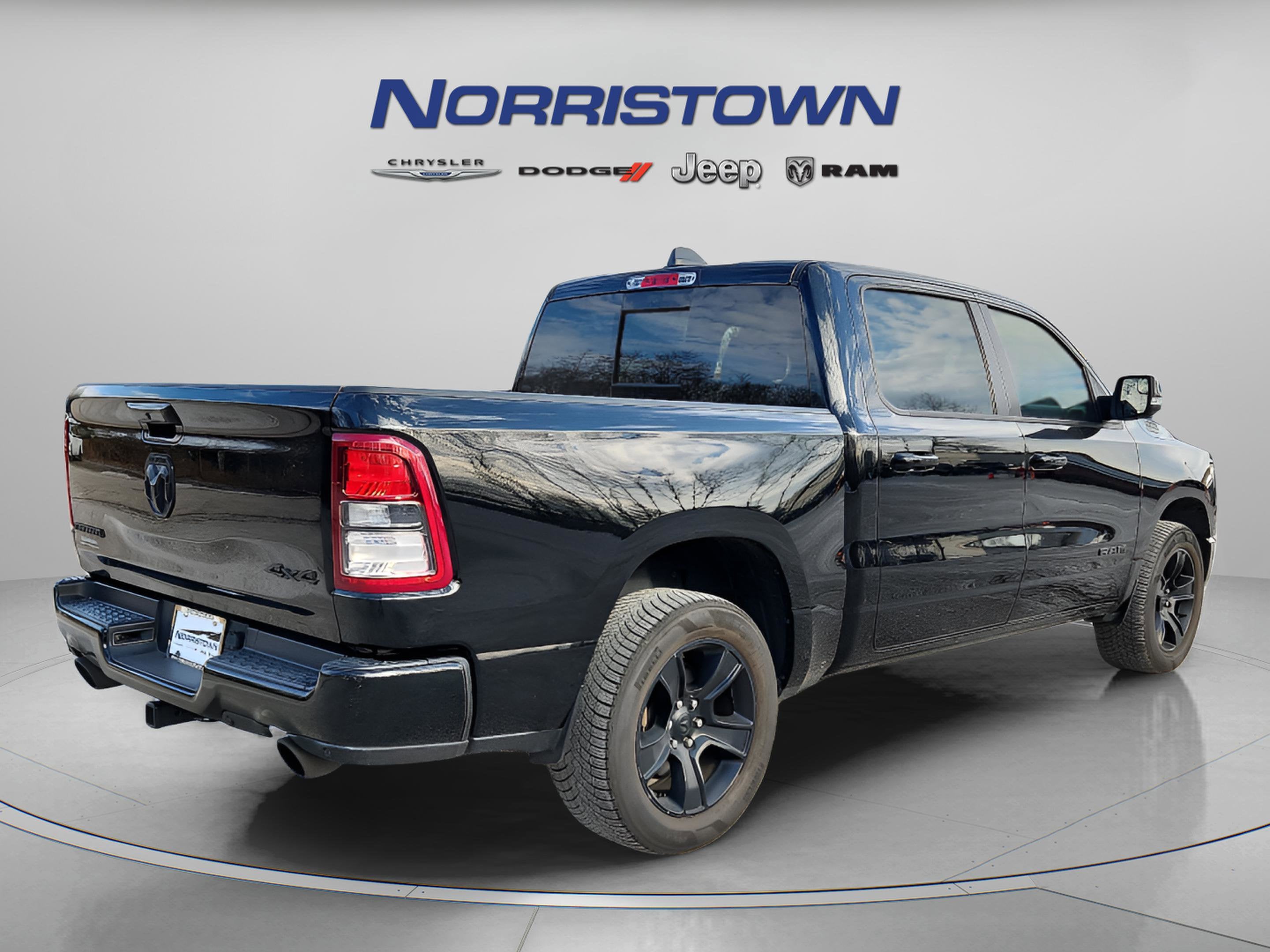 2022 RAM 1500 Big Horn Crew Cab 4x4 5'7' Box