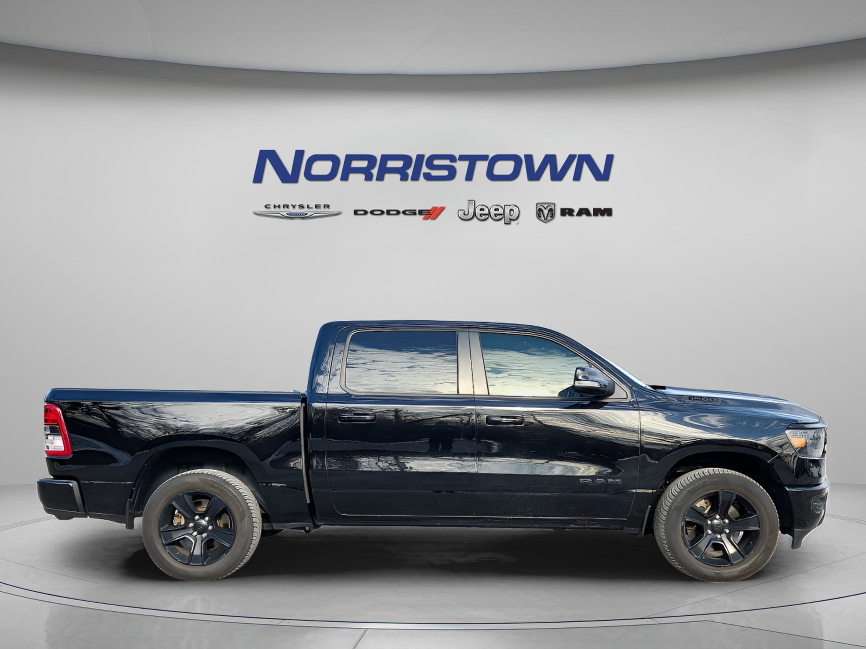 2022 RAM 1500 Big Horn Crew Cab 4x4 5'7' Box