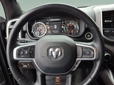 2022 RAM 1500 Big Horn Crew Cab 4x4 5'7' Box