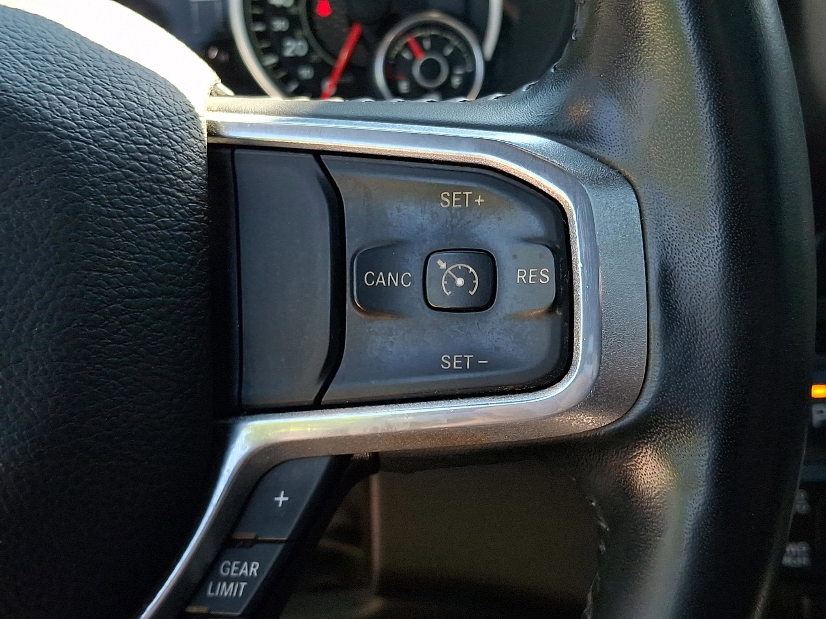 2023 RAM 1500 Laramie Crew Cab 4x4 5'7' Box