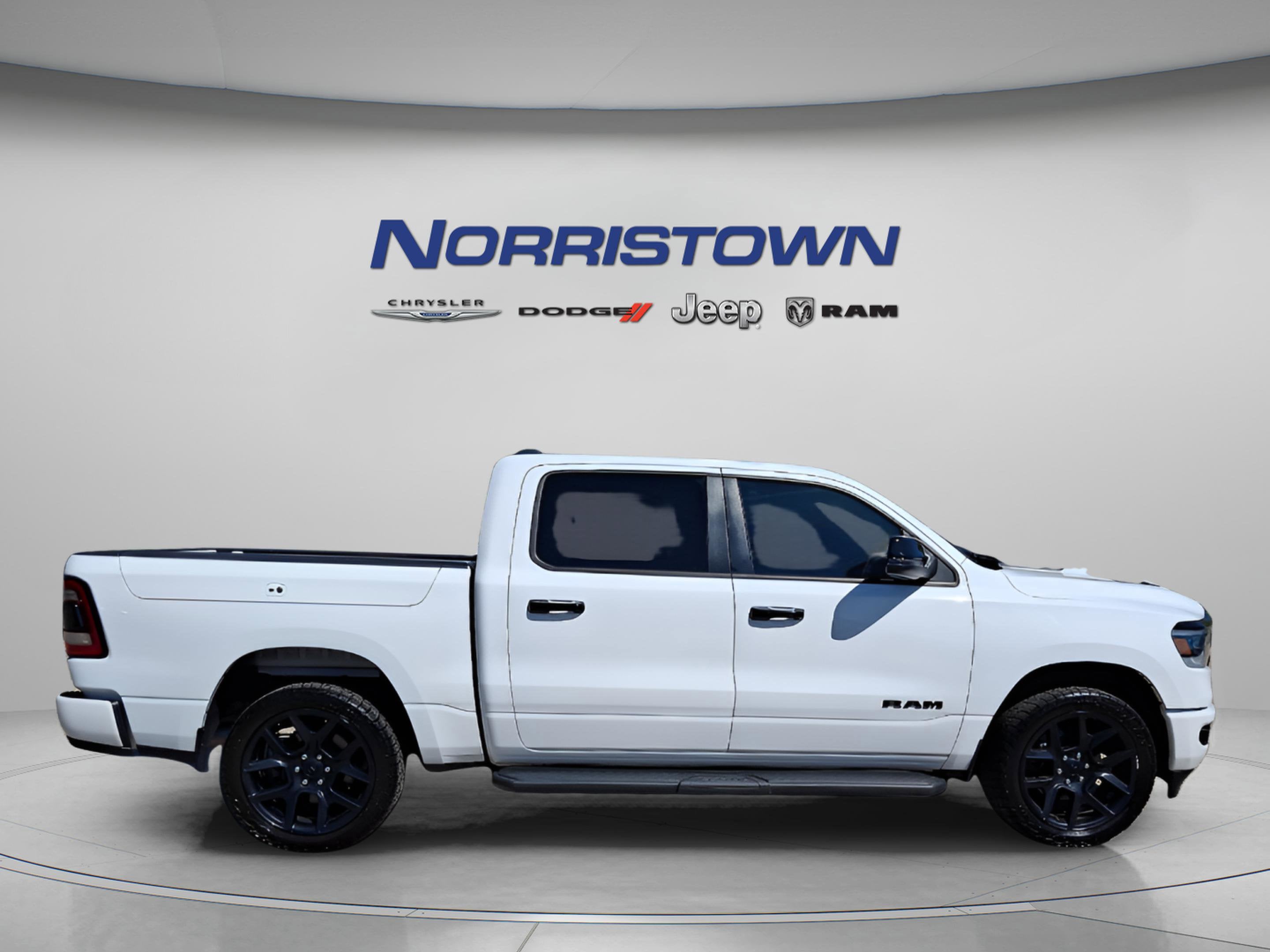 2023 RAM 1500 Laramie Crew Cab 4x4 5'7' Box