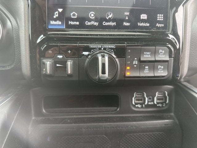 2023 RAM 1500 Laramie Crew Cab 4x4 5'7' Box