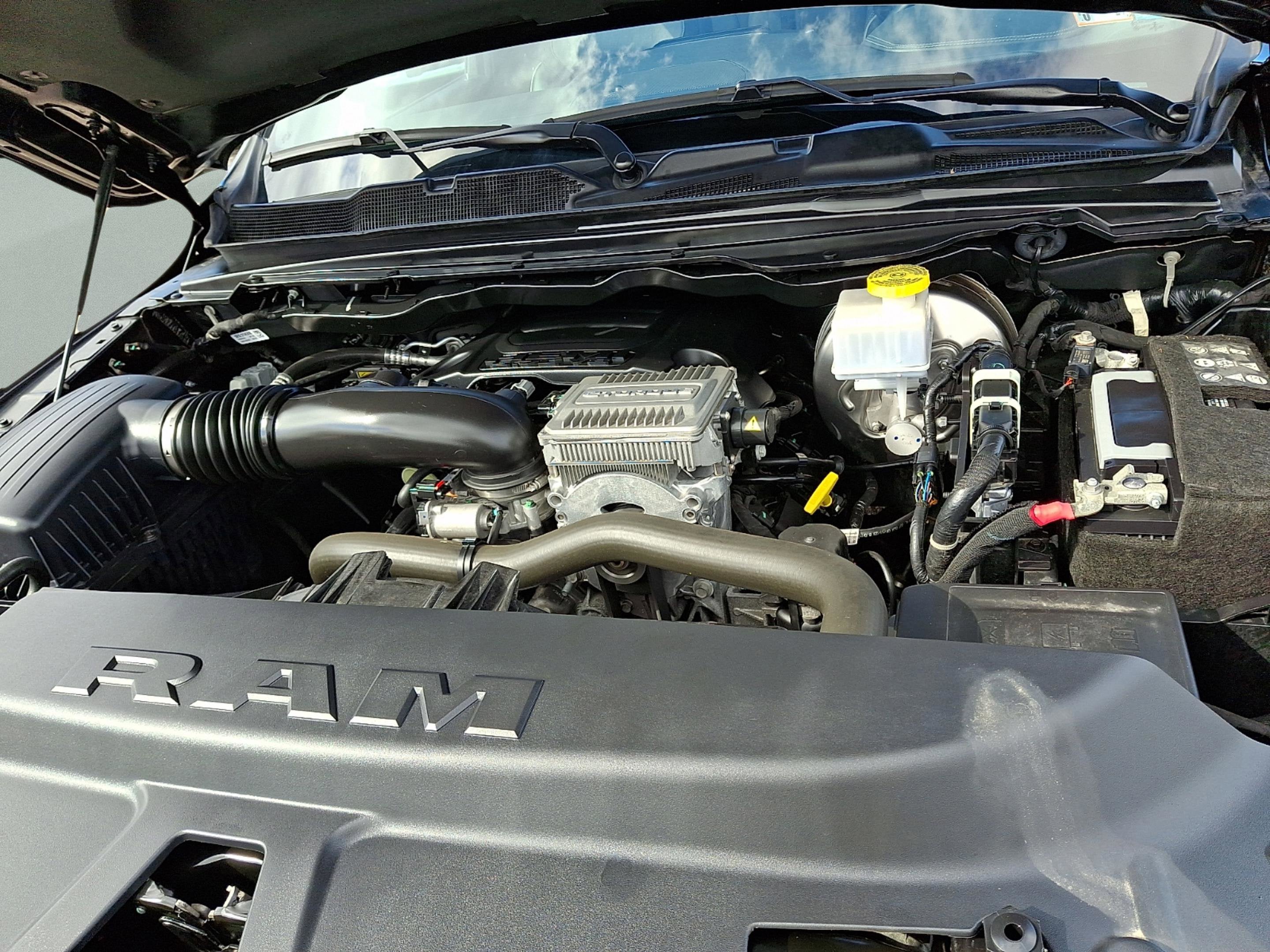 2023 RAM 1500 Laramie Crew Cab 4x4 5'7' Box