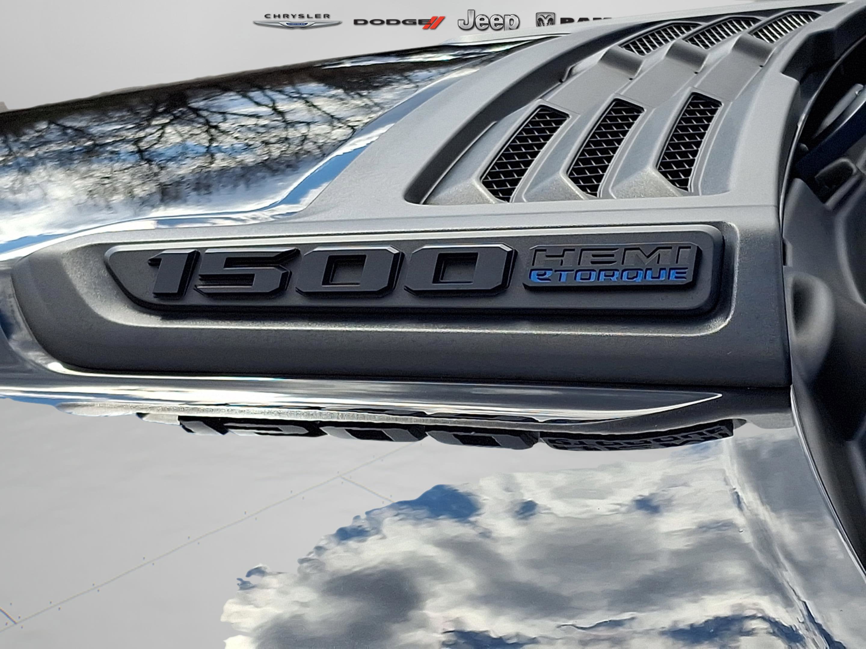 2023 RAM 1500 Laramie Crew Cab 4x4 5'7' Box