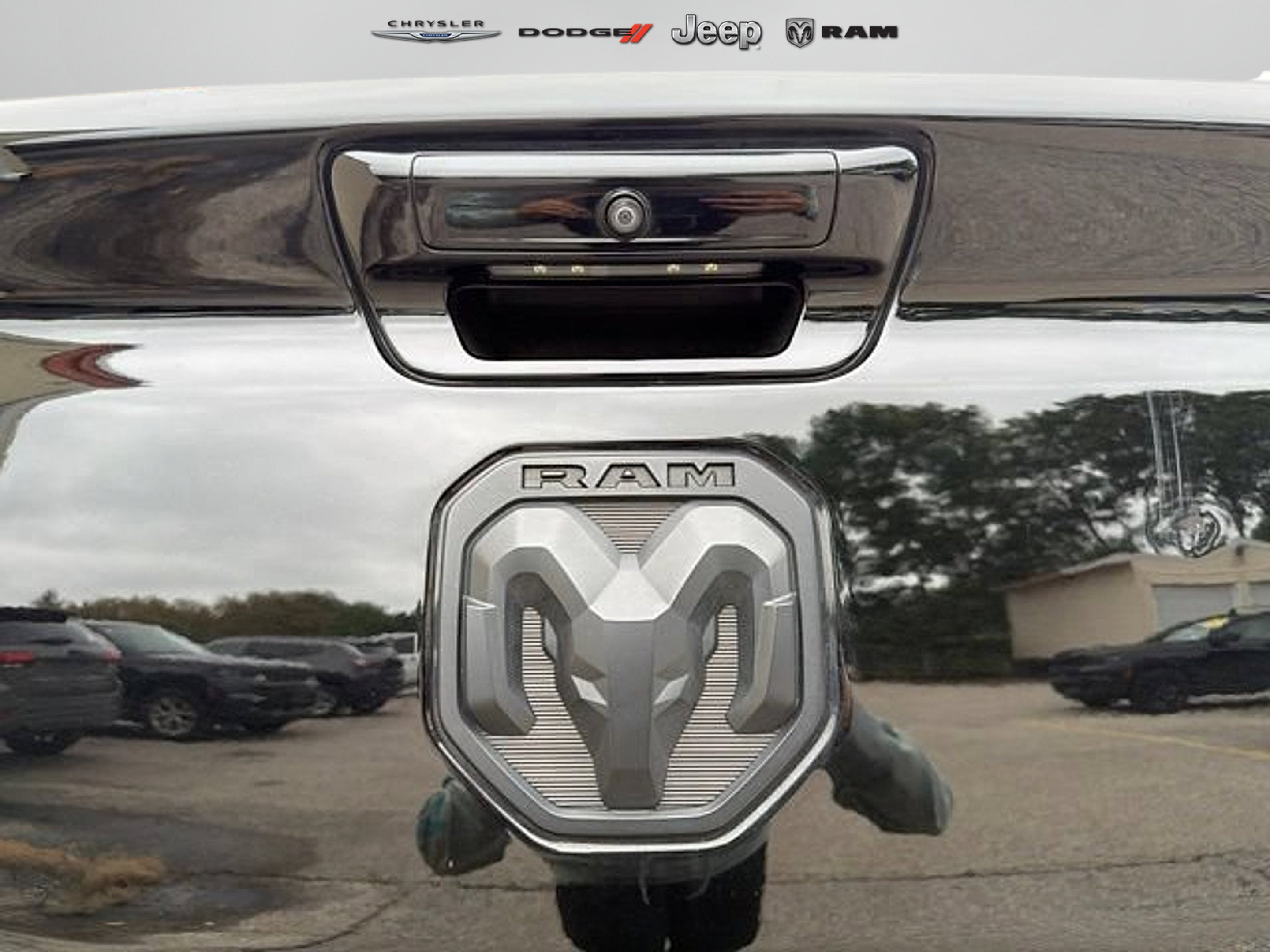 2023 RAM 1500 Laramie Crew Cab 4x4 5'7' Box