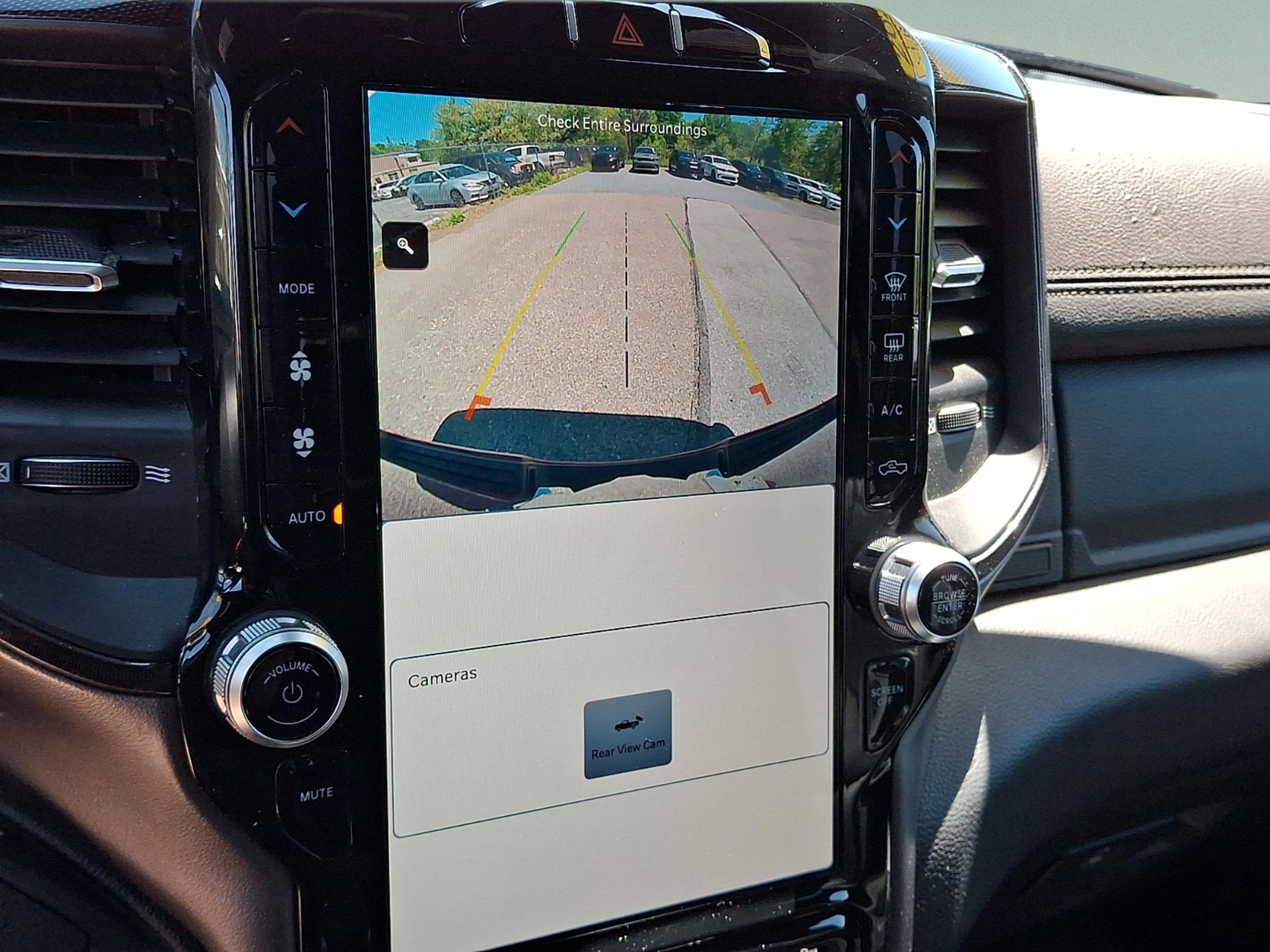2022 RAM 1500 Laramie Crew Cab 4x4 5'7' Box