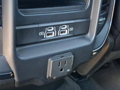 2022 RAM 1500 Laramie Crew Cab 4x4 5'7' Box