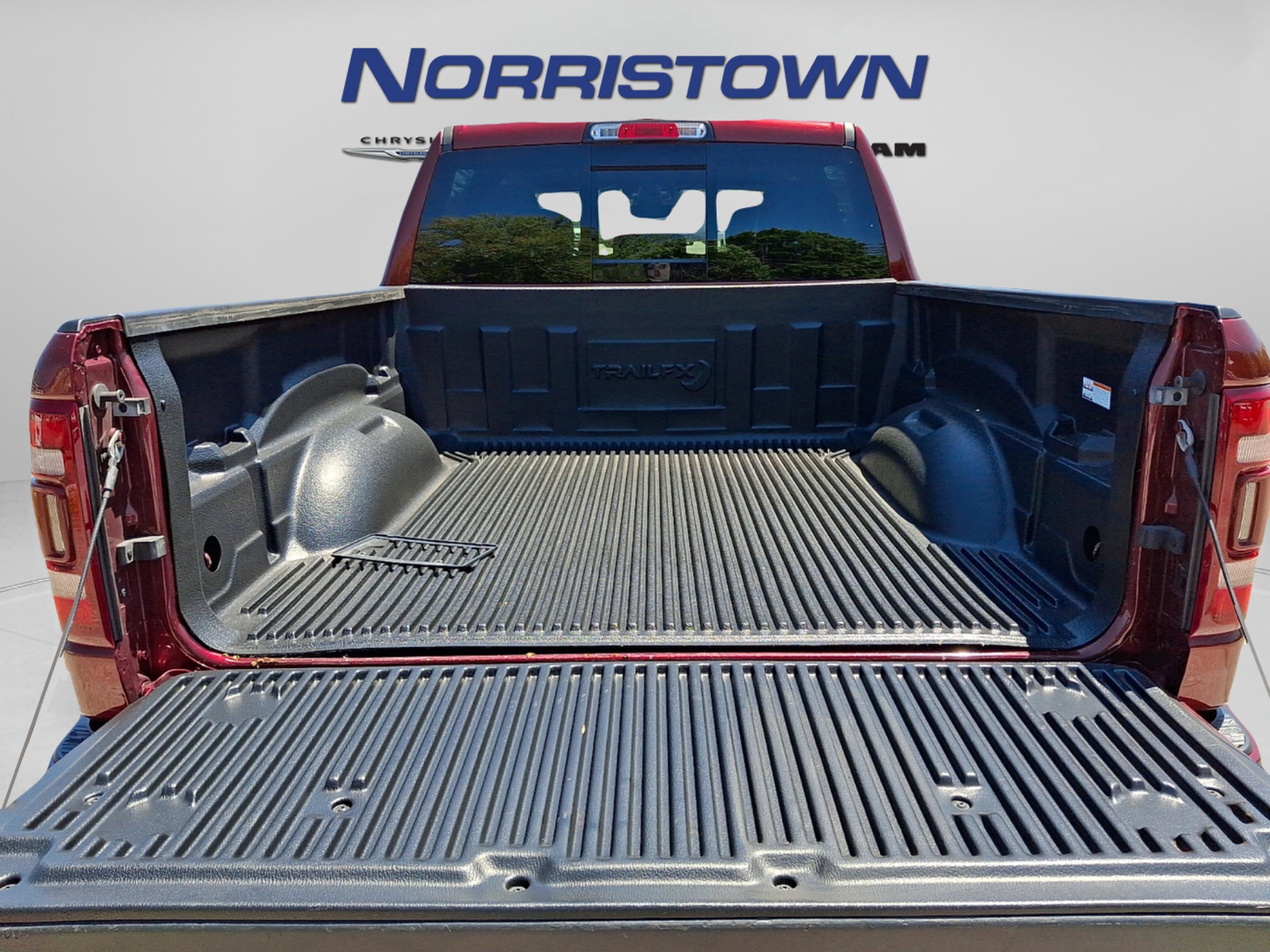 2022 RAM 1500 Laramie Crew Cab 4x4 5'7' Box