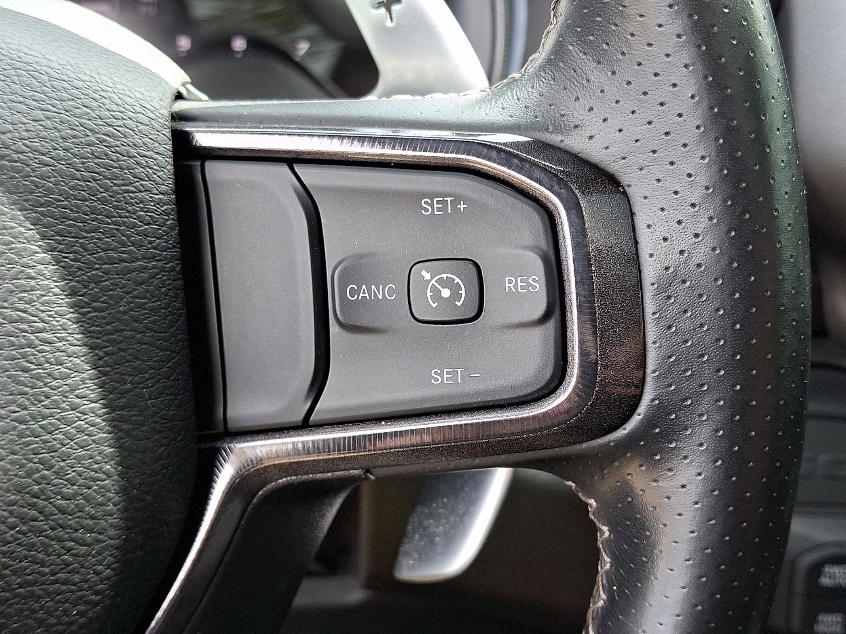 2023 RAM 1500 Laramie Crew Cab 4x4 5'7' Box