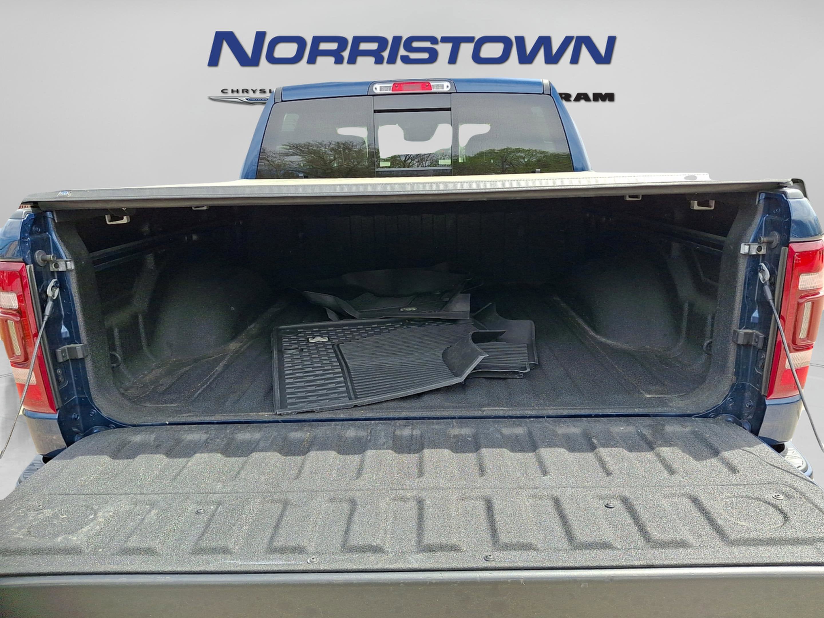 2023 RAM 1500 Laramie Crew Cab 4x4 5'7' Box