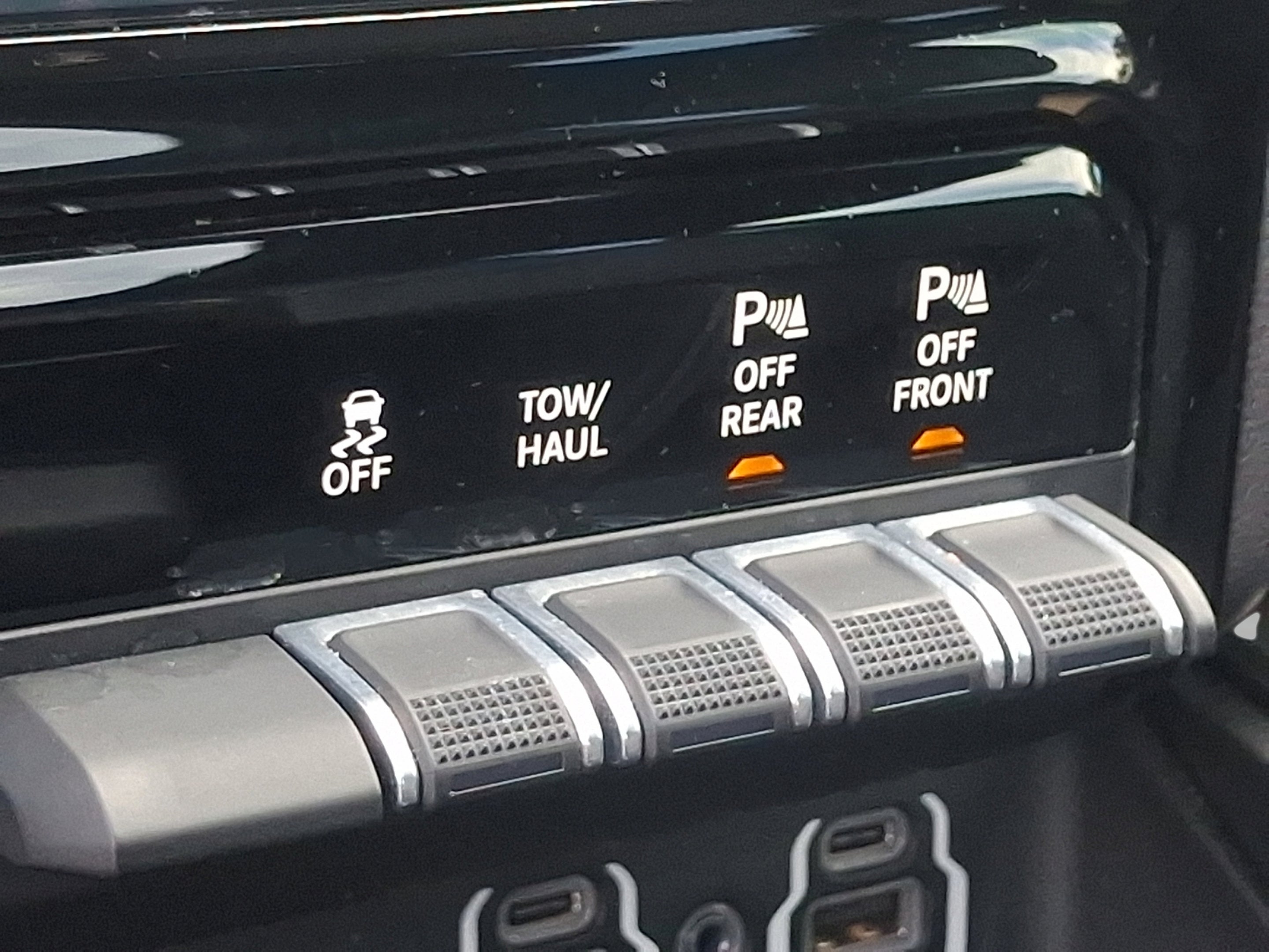 2022 RAM 1500 Rebel Crew Cab 4x4 5'7' Box