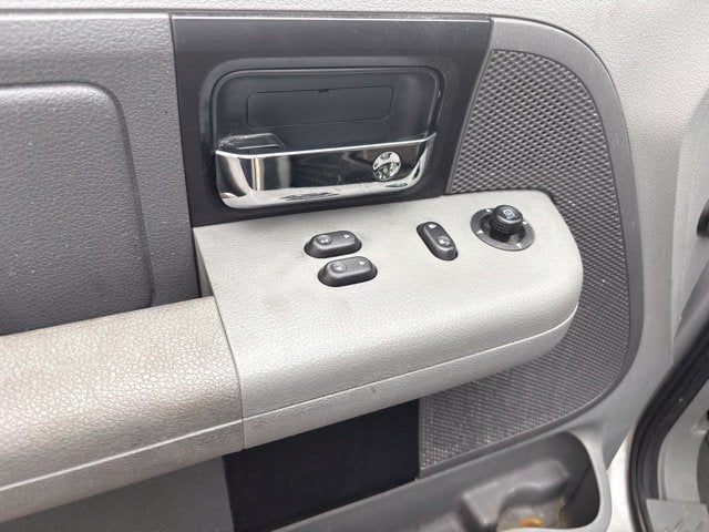 2006 Ford F-150 Base
