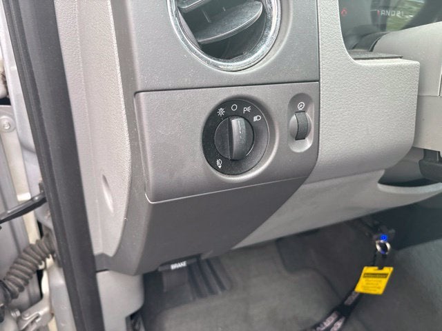 2006 Ford F-150 Base