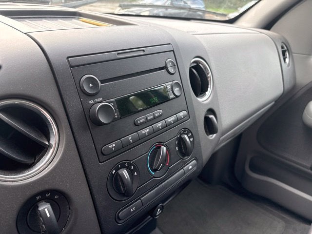 2006 Ford F-150 Base