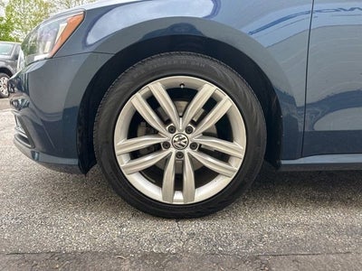 2019 Volkswagen Passat 2.0T Wolfsburg Edition