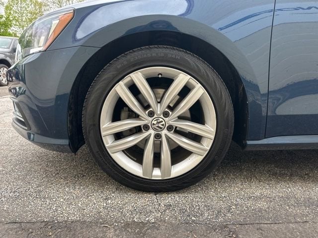 2019 Volkswagen Passat 2.0T Wolfsburg Edition