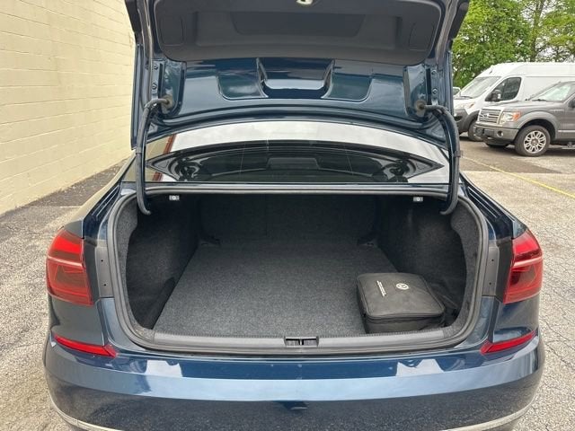 2019 Volkswagen Passat 2.0T Wolfsburg Edition