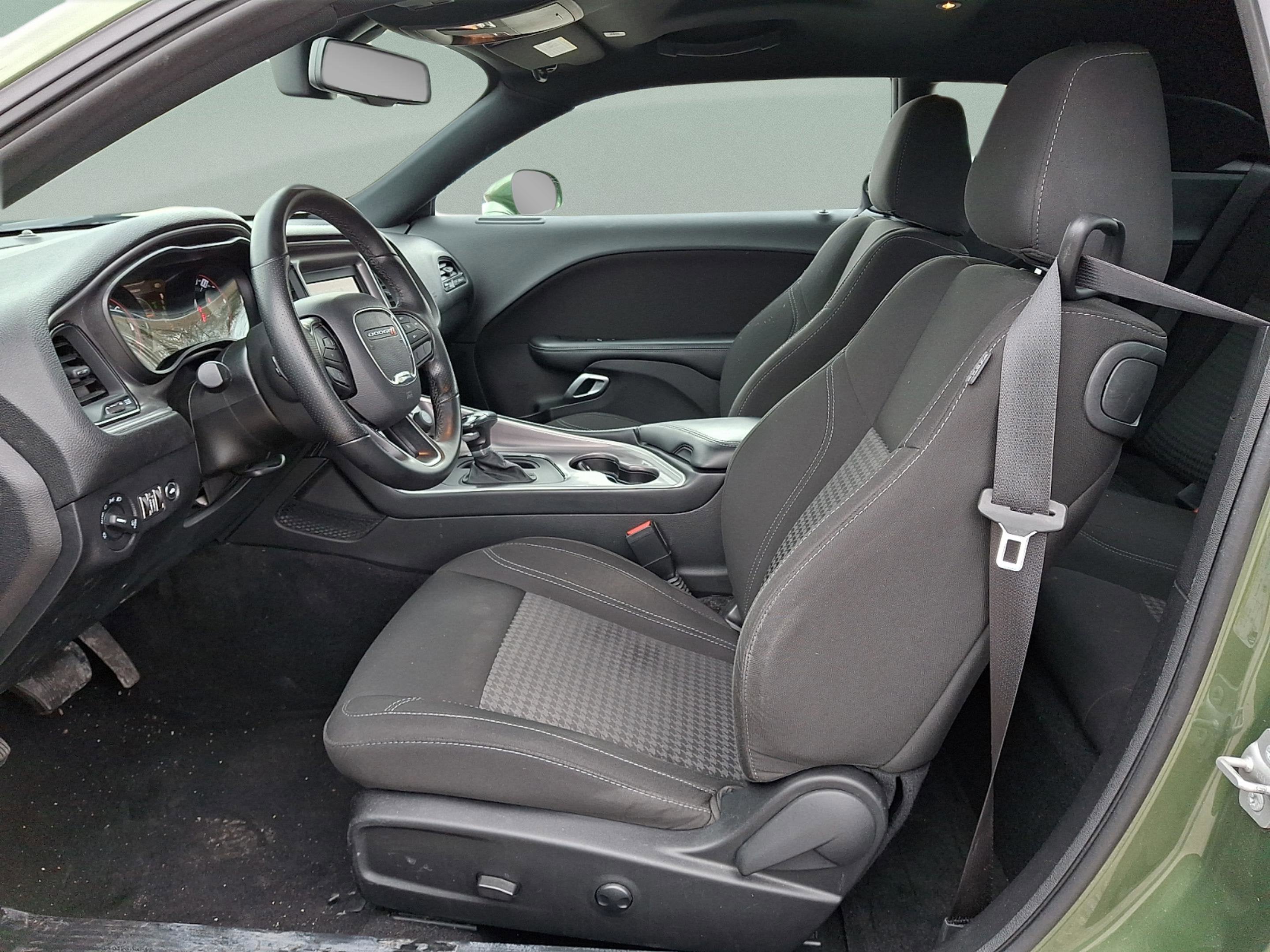 2022 Dodge Challenger SXT