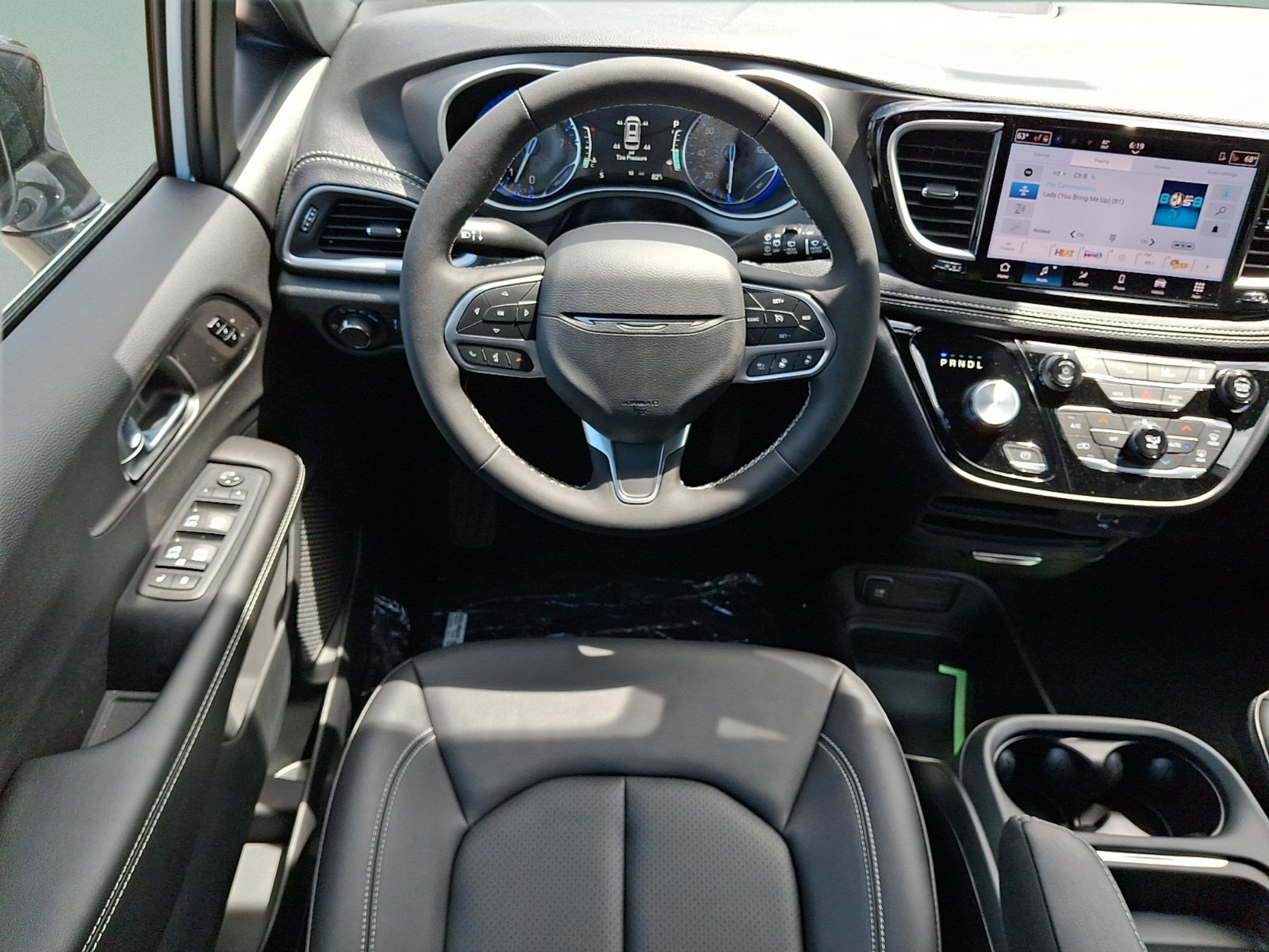 2027 Chrysler Pacifica PACIFICA SELECT