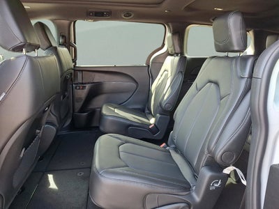 2026 Chrysler Pacifica PACIFICA SELECT AWD