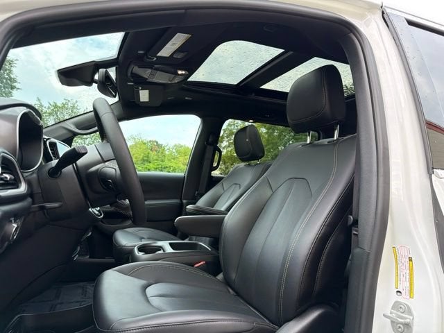 2026 Chrysler Pacifica Select AWD