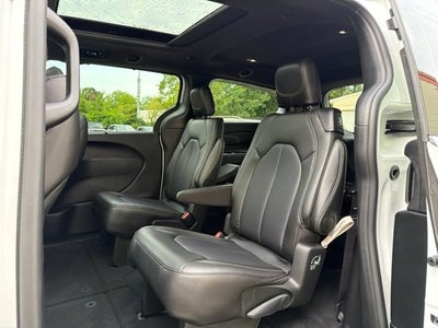 2026 Chrysler Pacifica Select AWD