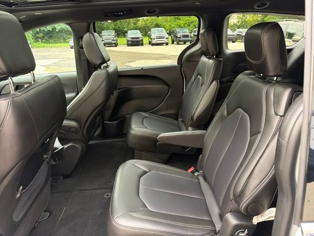 2026 Chrysler Pacifica Select AWD