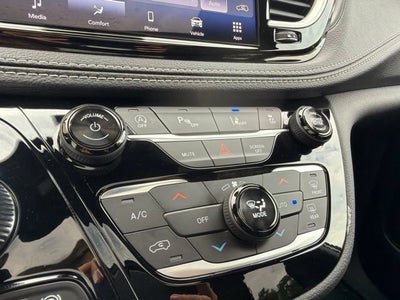2026 Chrysler Pacifica Select AWD