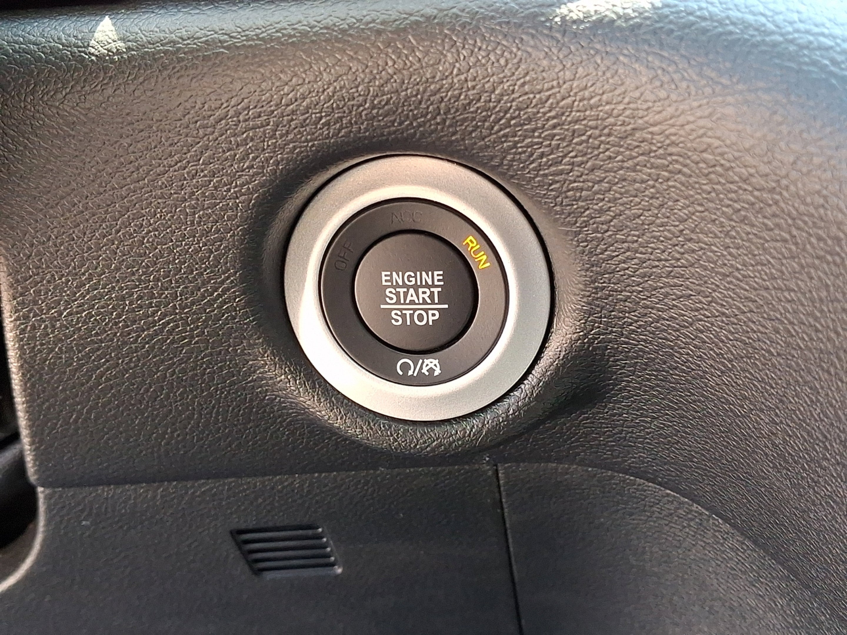 2027 Chrysler Pacifica PACIFICA SELECT AWD