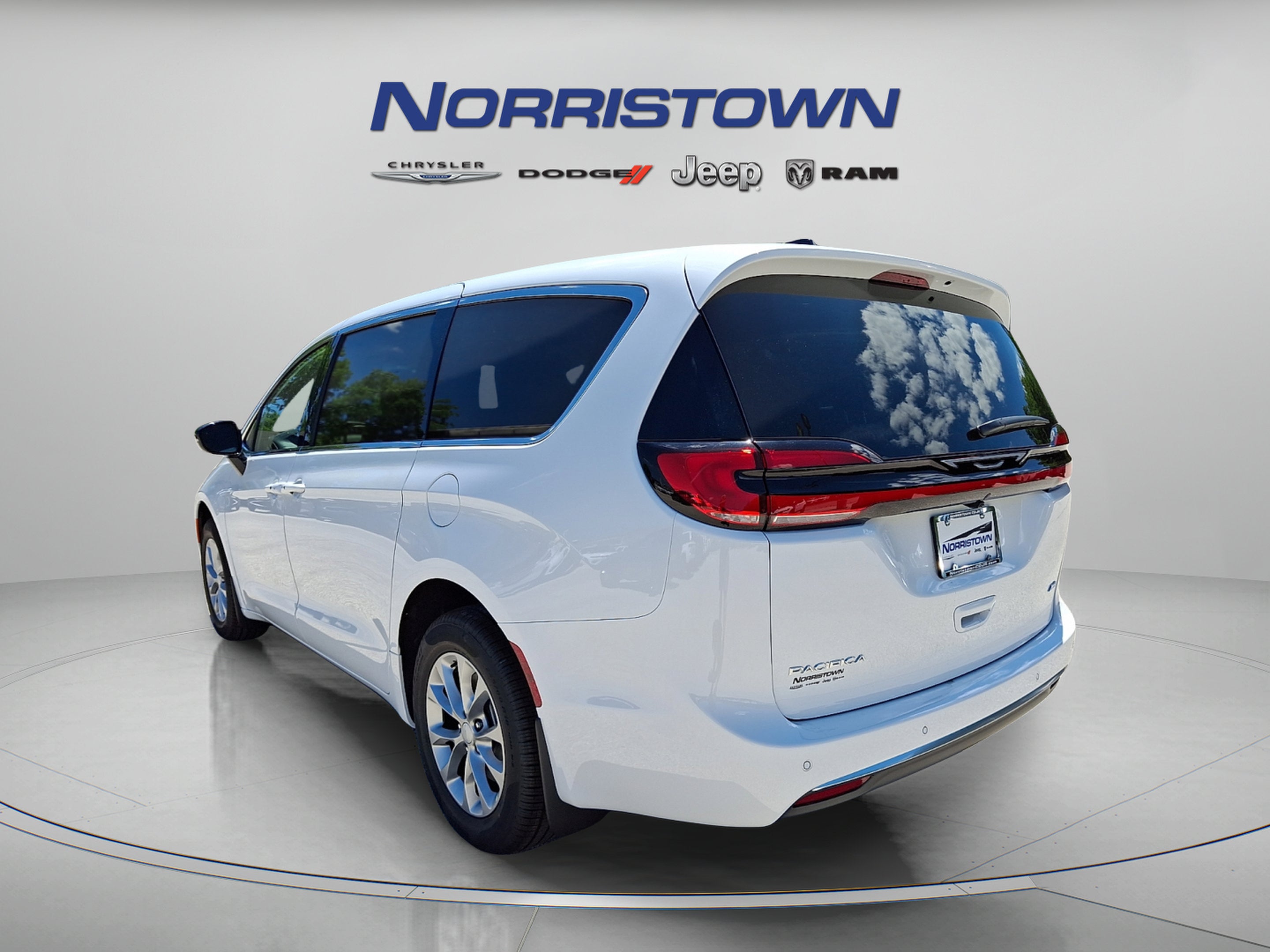2027 Chrysler Pacifica PACIFICA SELECT AWD