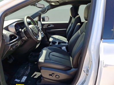 2027 Chrysler Pacifica PACIFICA SELECT AWD
