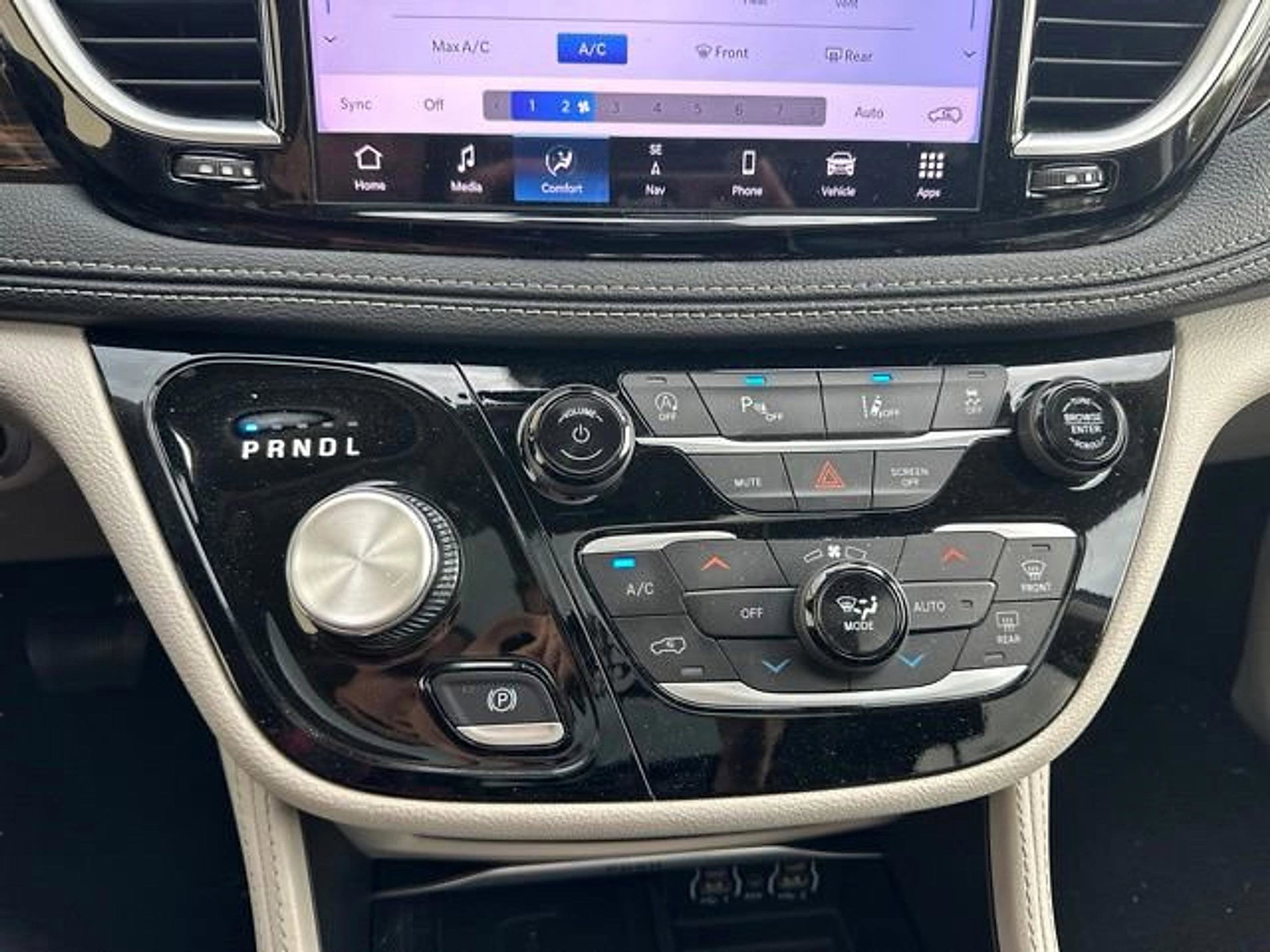 2023 Chrysler Pacifica Limited AWD