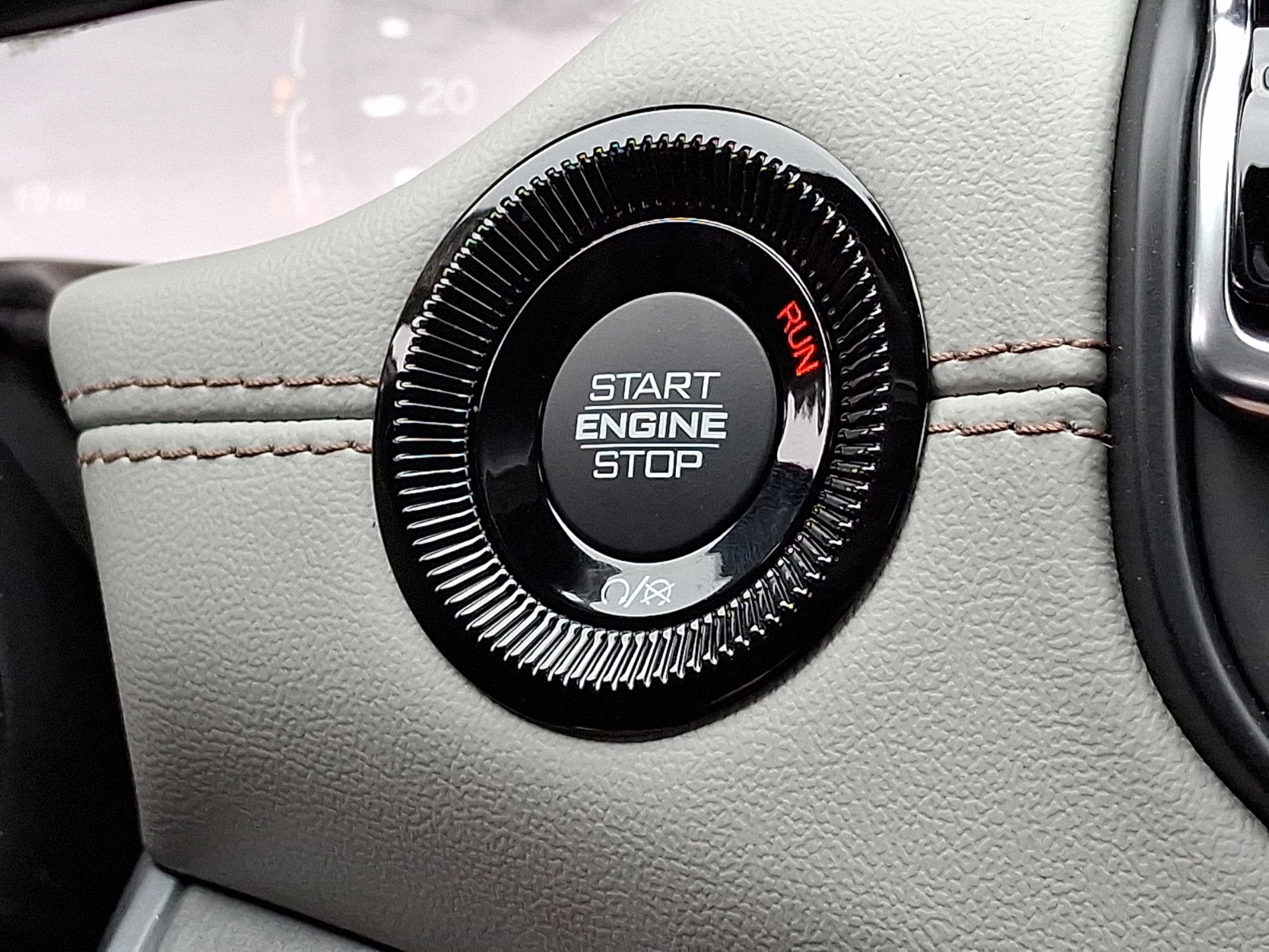 2025 Jeep Compass COMPASS LIMITED 4X4