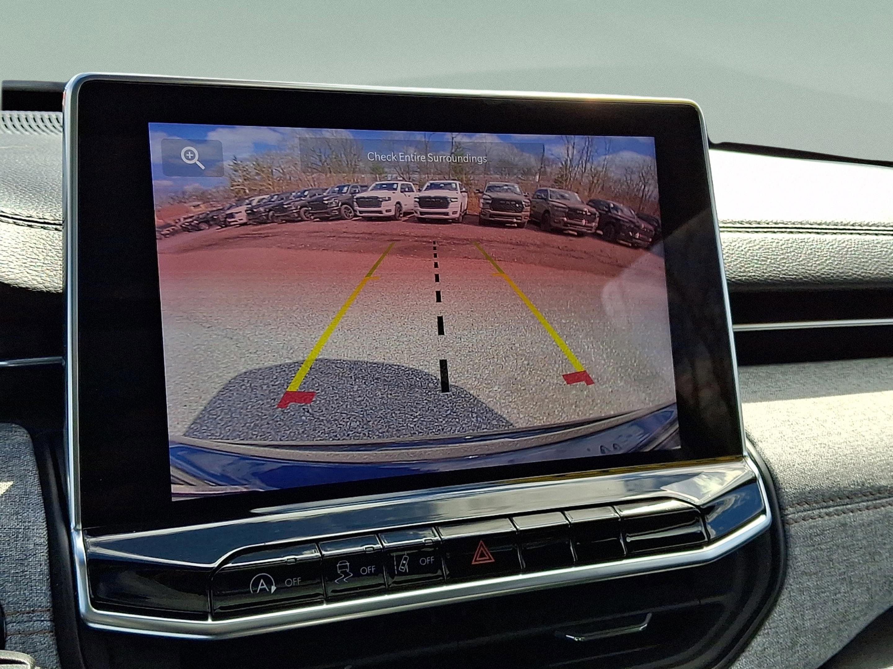 2023 Jeep Compass Latitude Lux FWD