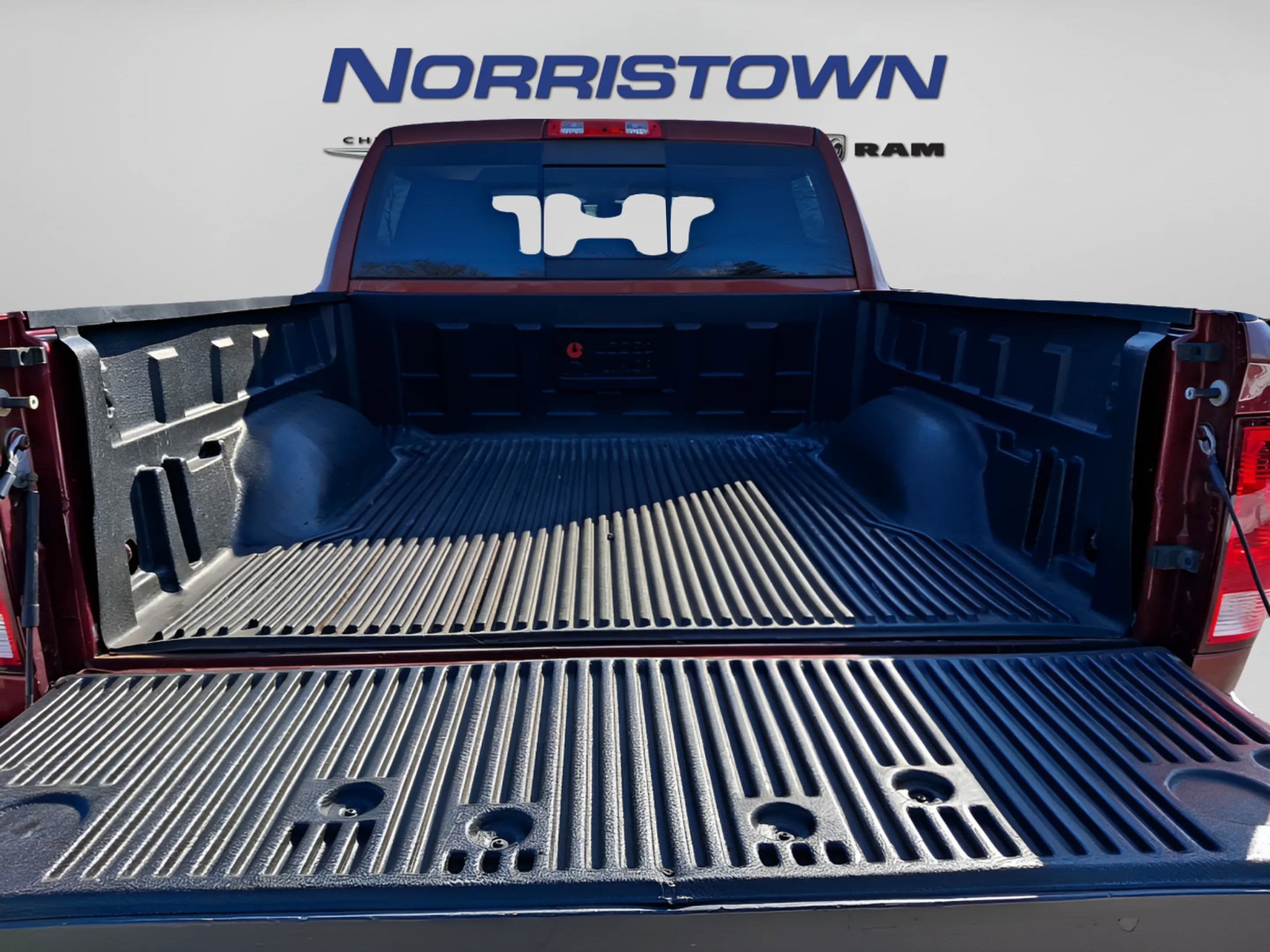 2017 RAM 1500 Big Horn Crew Cab 4x4 5'7' Box