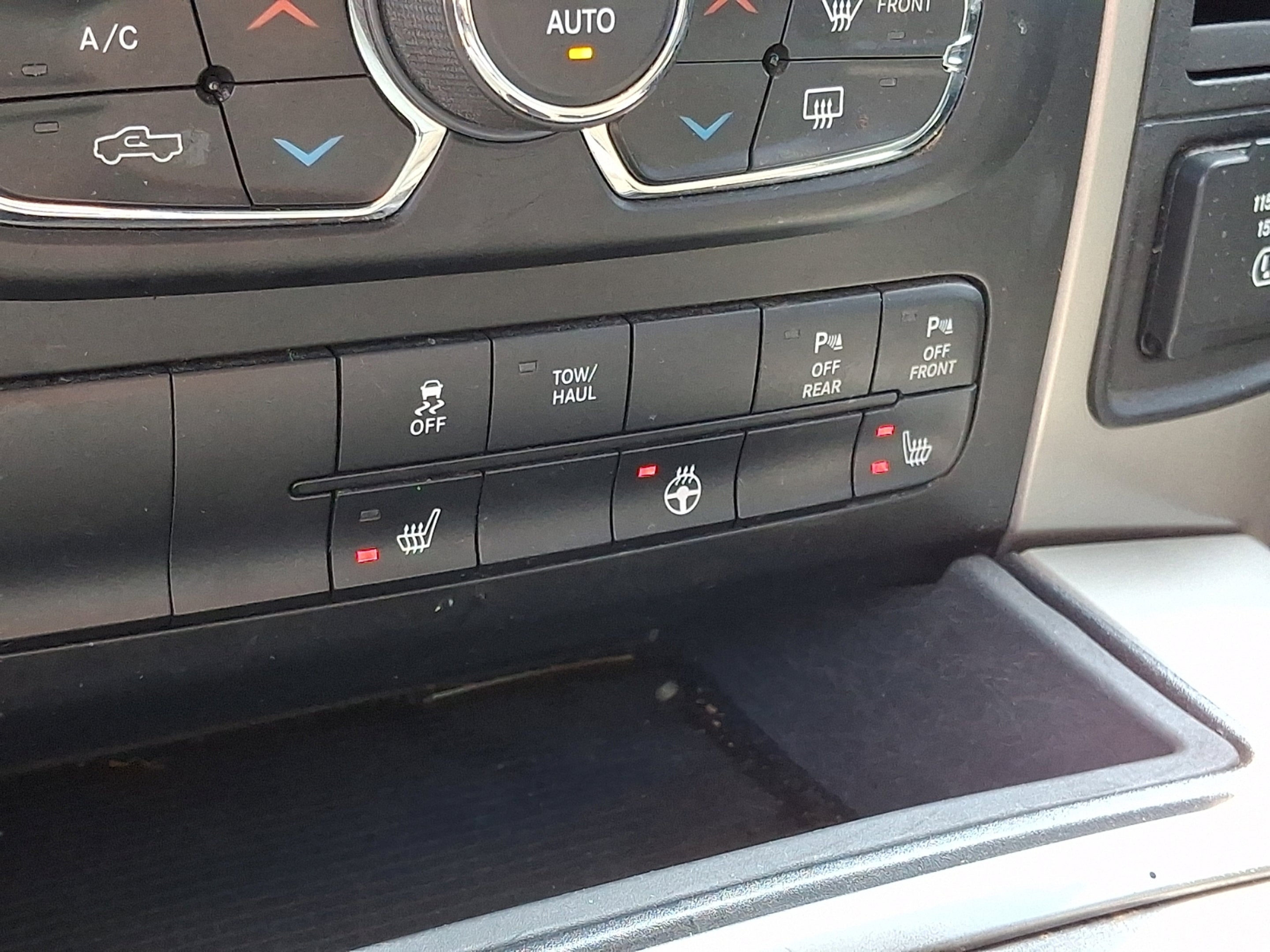2018 RAM 1500 Big Horn Crew Cab 4x4 5'7' Box