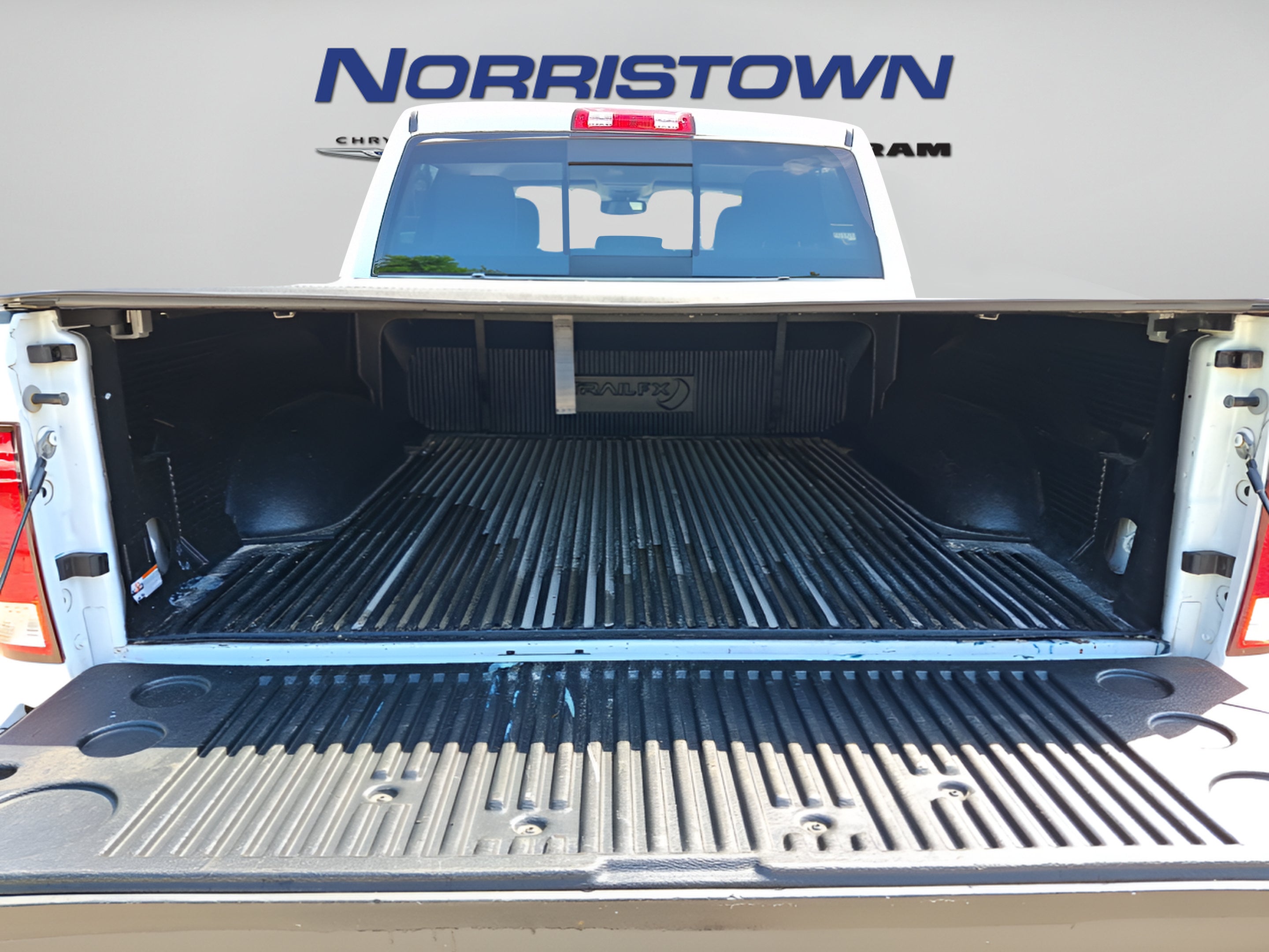 2018 RAM 1500 Big Horn Crew Cab 4x4 5'7' Box