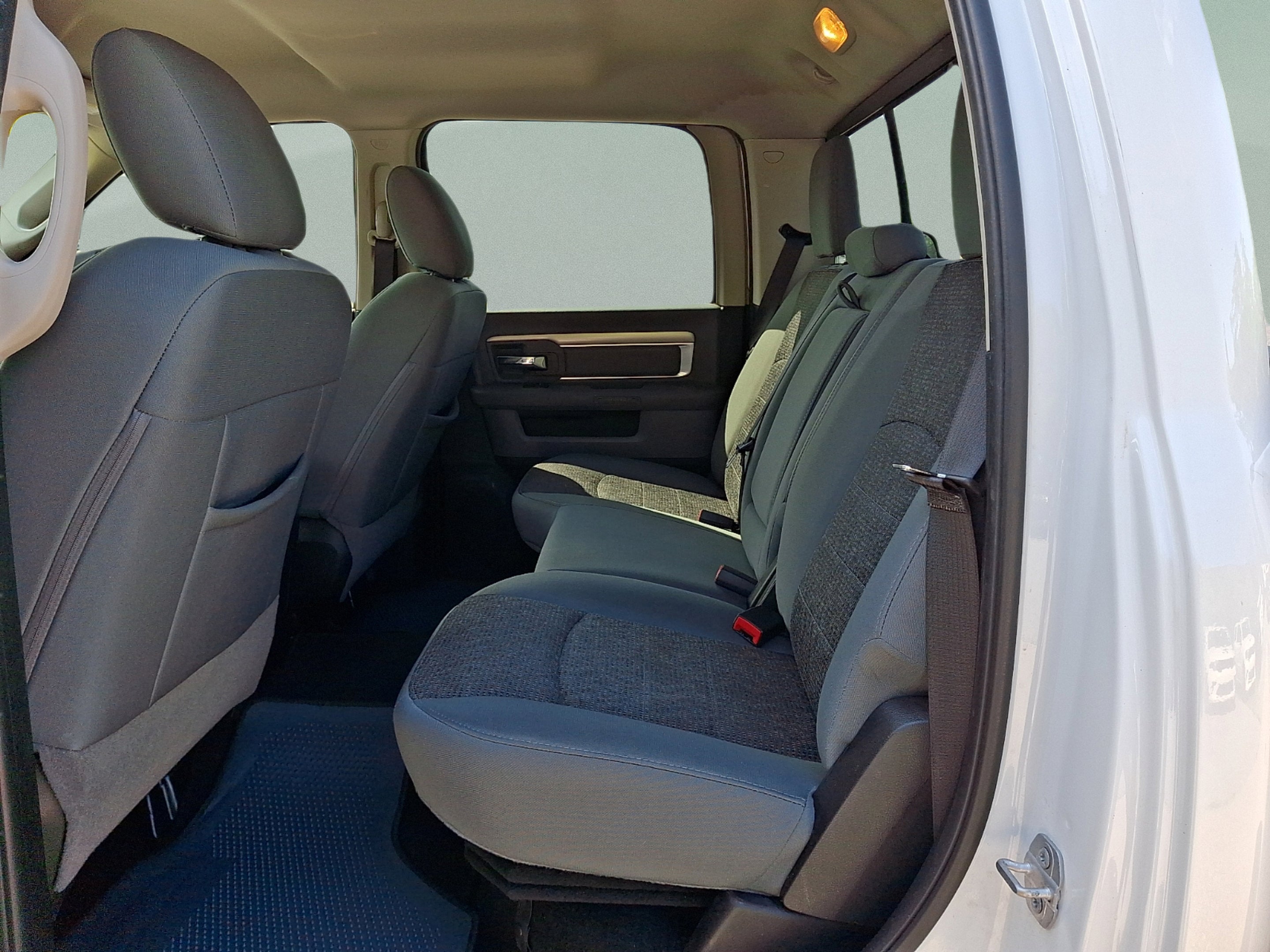 2018 RAM 1500 Big Horn Crew Cab 4x4 5'7' Box