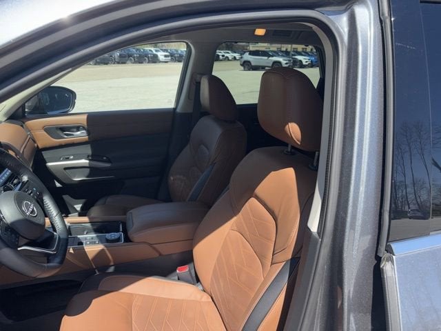 2022 Nissan Pathfinder Platinum 4WD