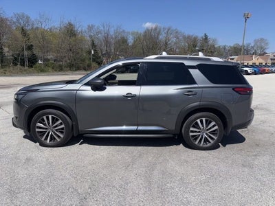 2022 Nissan Pathfinder Platinum 4WD