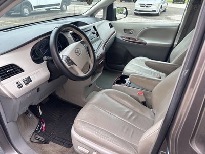 2013 Toyota Sienna XLE
