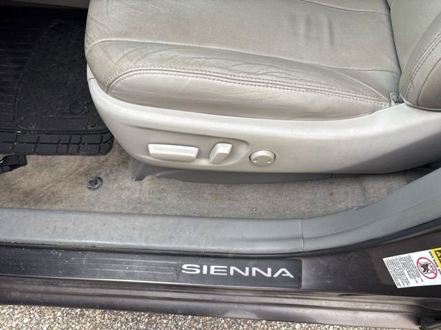 2013 Toyota Sienna XLE