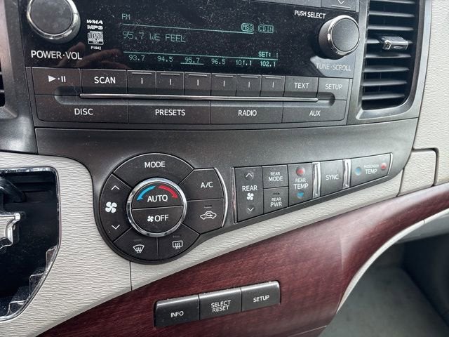 2013 Toyota Sienna XLE