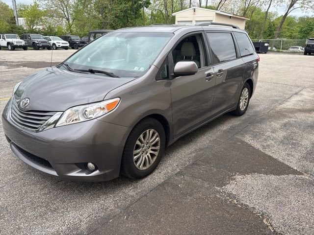 2013 Toyota Sienna XLE