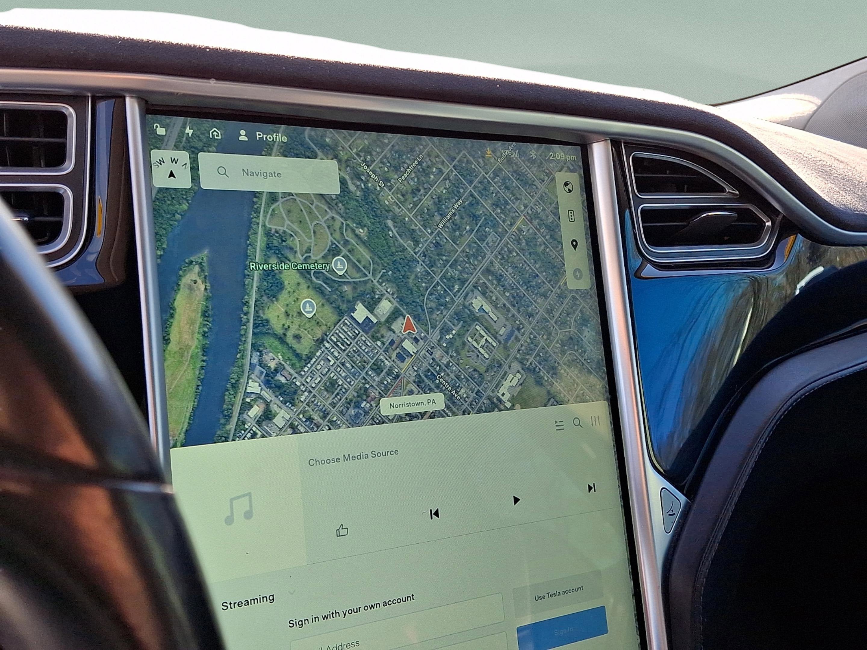 2016 Tesla Model S Base